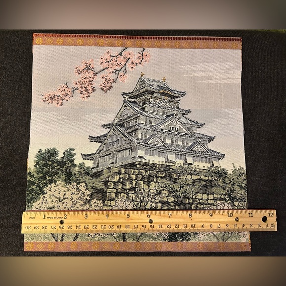 JAPANESE LANDSCAPE TEMPLE BLOSSOMS TREE SILK EMBROIDERED TAPESTRY UNSIGNED - Picture 2 of 3
